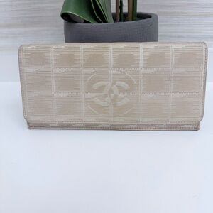 CHANEL Beige Wallet